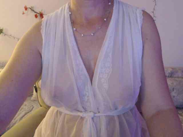 goodSnowQueen webcam