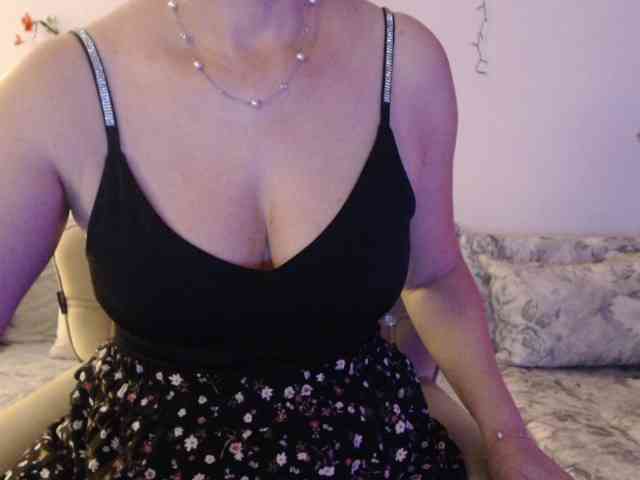 goodSnowQueen webcam