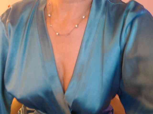 goodSnowQueen webcam