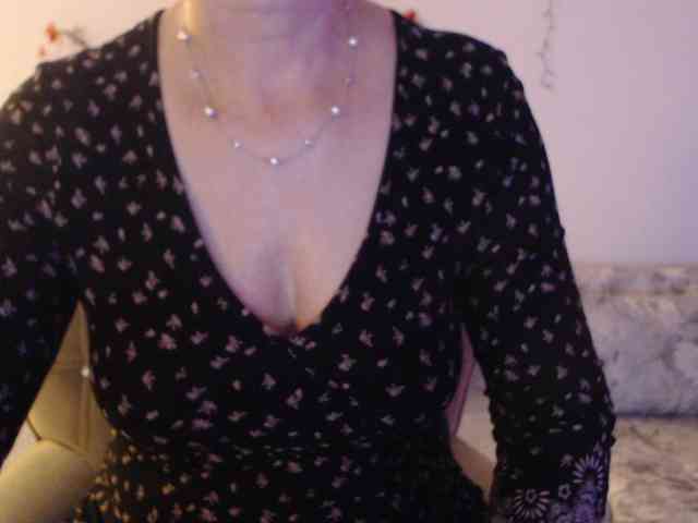 goodSnowQueen webcam
