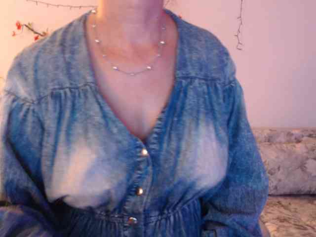 goodSnowQueen webcam