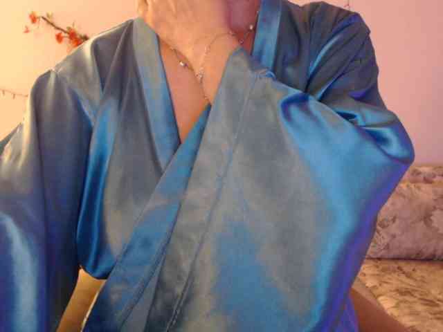 goodSnowQueen webcam