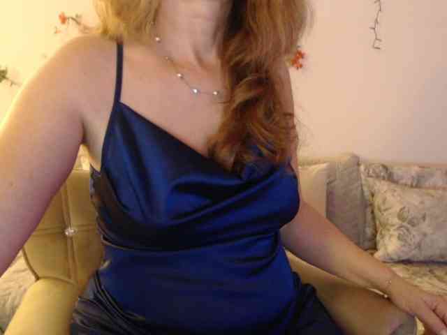 goodSnowQueen webcam