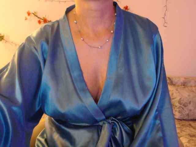 goodSnowQueen webcam