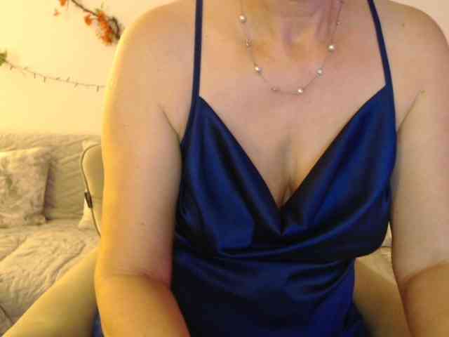goodSnowQueen webcam
