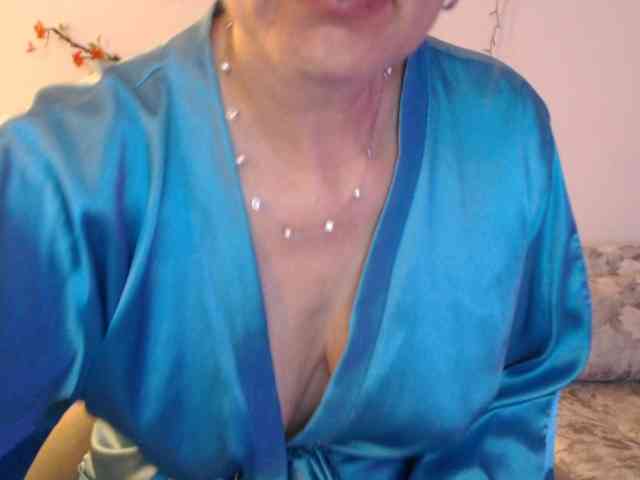goodSnowQueen webcam