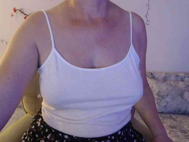 goodSnowQueen webcam