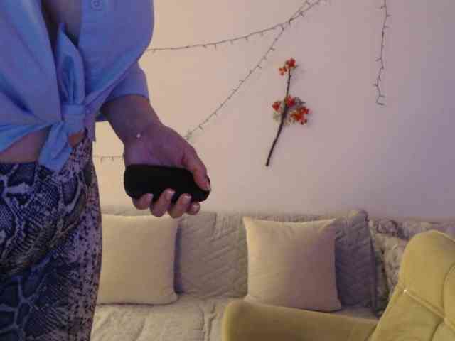 goodSnowQueen webcam