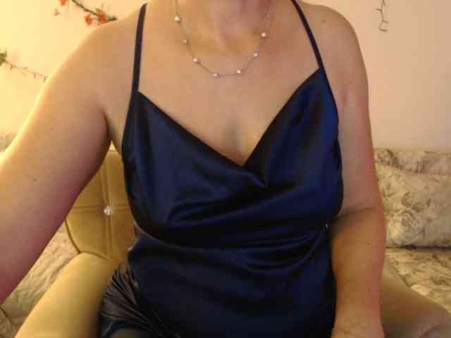 goodSnowQueen webcam