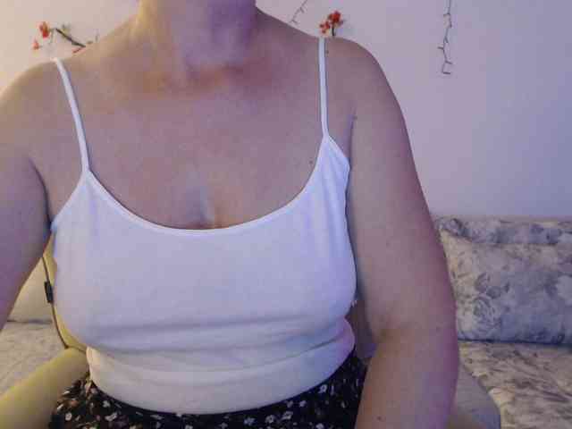 goodSnowQueen webcam