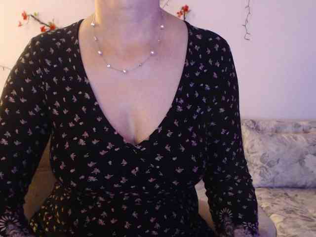 goodSnowQueen webcam