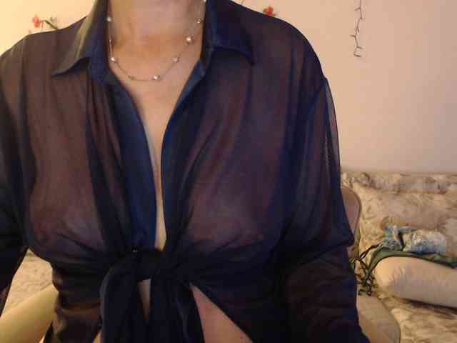 goodSnowQueen webcam