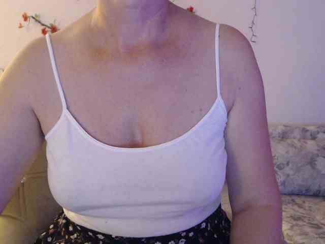 goodSnowQueen webcam