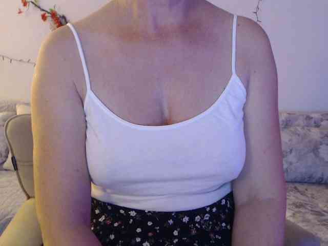 goodSnowQueen webcam