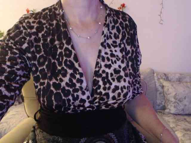 goodSnowQueen webcam