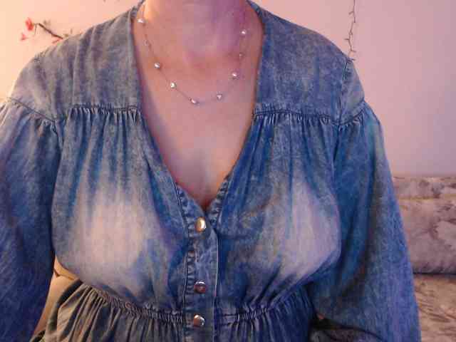 goodSnowQueen webcam