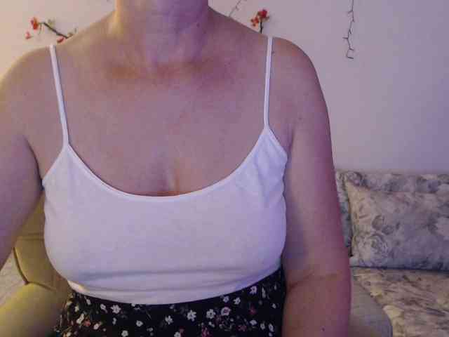 goodSnowQueen webcam