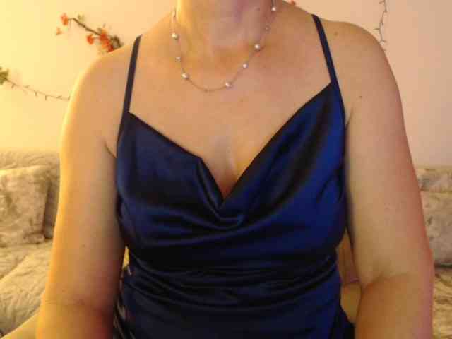 goodSnowQueen webcam