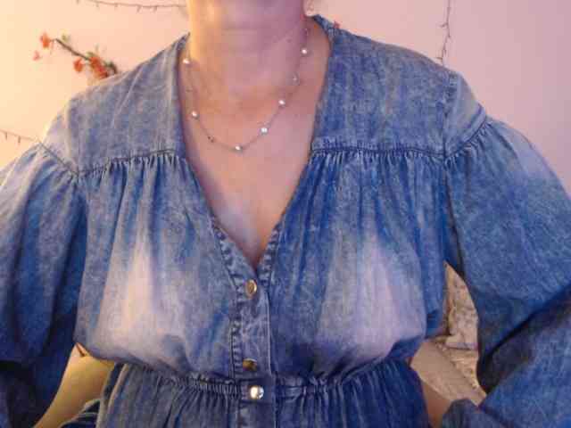 goodSnowQueen webcam