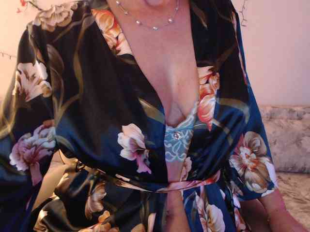 goodSnowQueen webcam