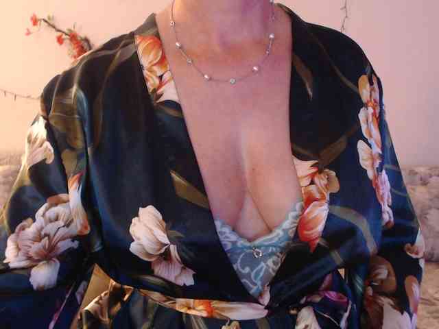 goodSnowQueen webcam