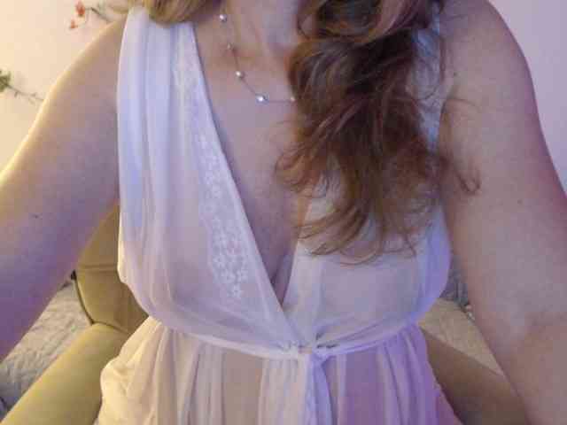 goodSnowQueen webcam