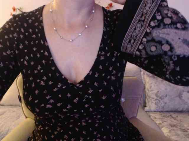 goodSnowQueen webcam
