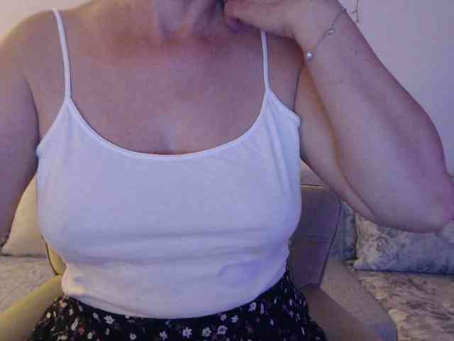 goodSnowQueen webcam