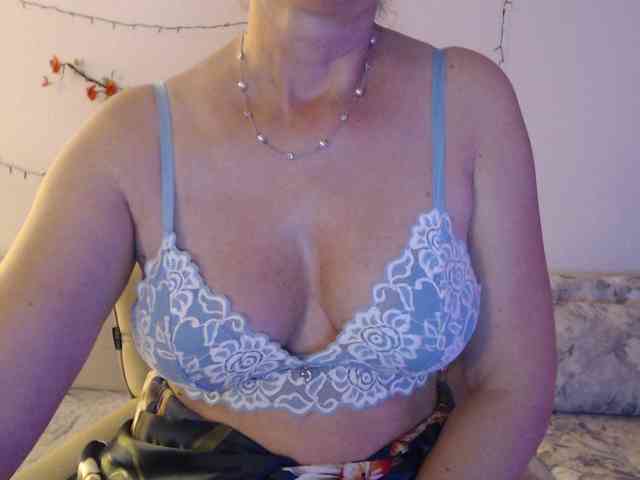 goodSnowQueen webcam