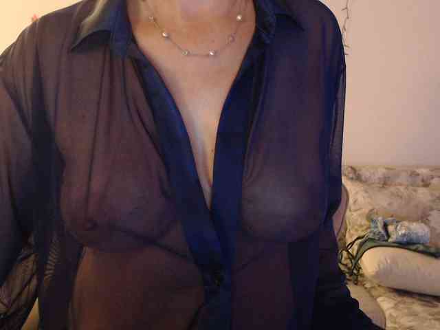 goodSnowQueen webcam