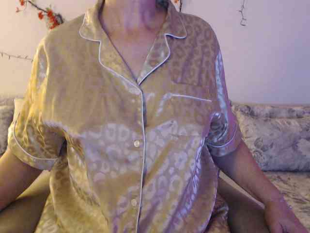 goodSnowQueen webcam