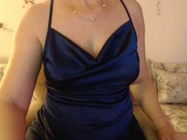 goodSnowQueen webcam