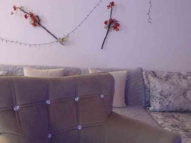 goodSnowQueen webcam