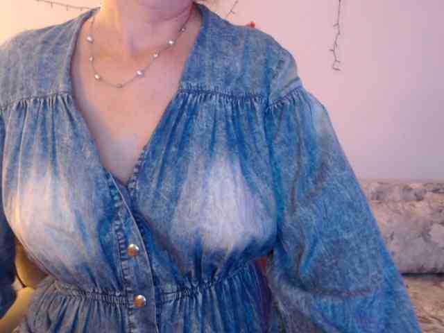 goodSnowQueen webcam