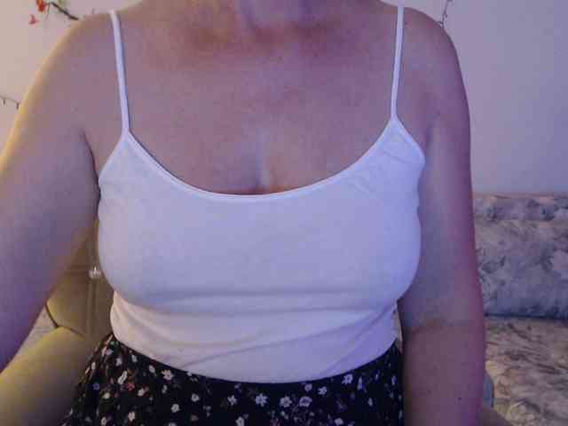 goodSnowQueen webcam