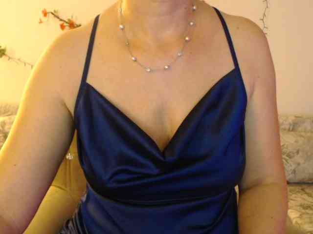 goodSnowQueen webcam