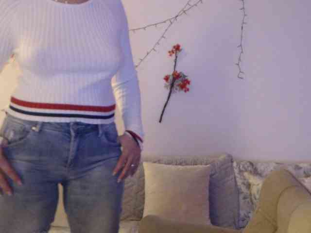 goodSnowQueen webcam