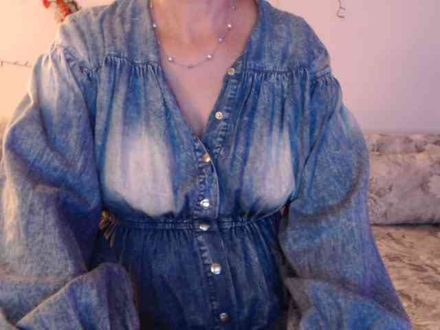 goodSnowQueen webcam