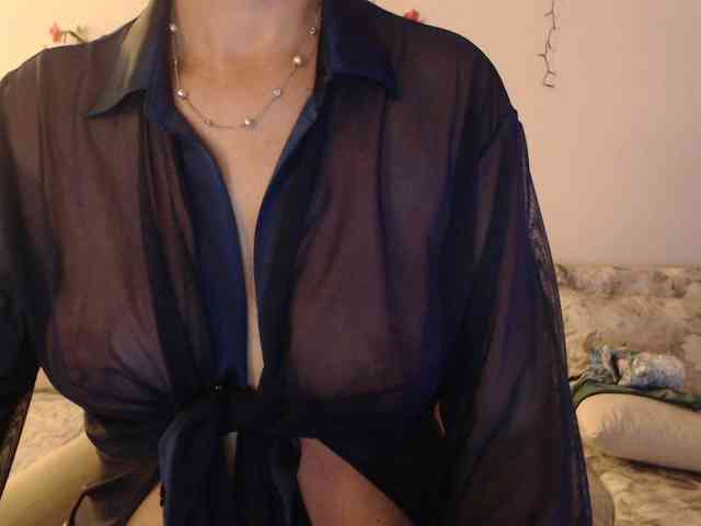 goodSnowQueen webcam