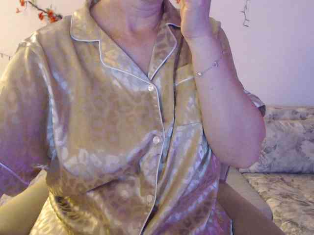 goodSnowQueen webcam