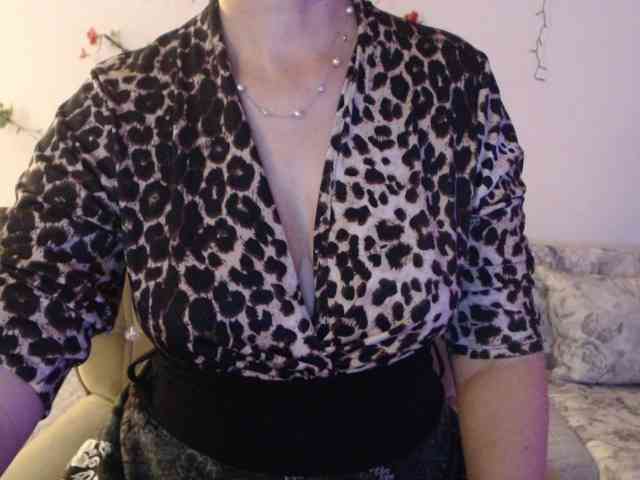 goodSnowQueen webcam