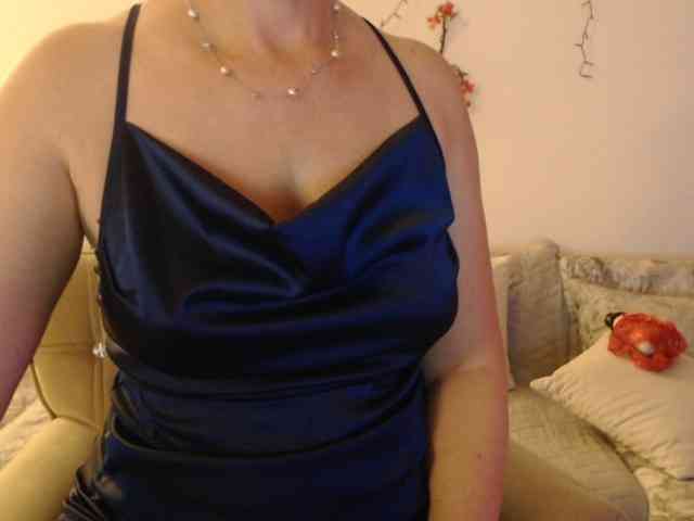 goodSnowQueen webcam