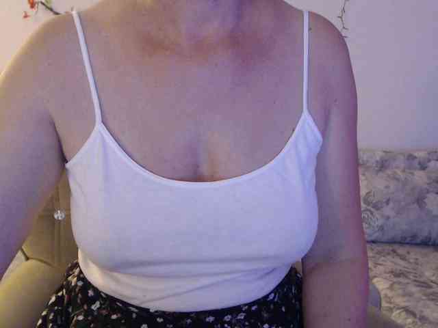 goodSnowQueen webcam