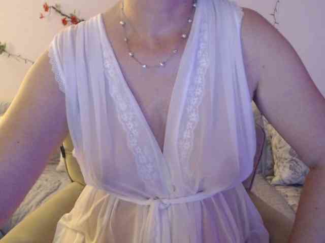 goodSnowQueen webcam