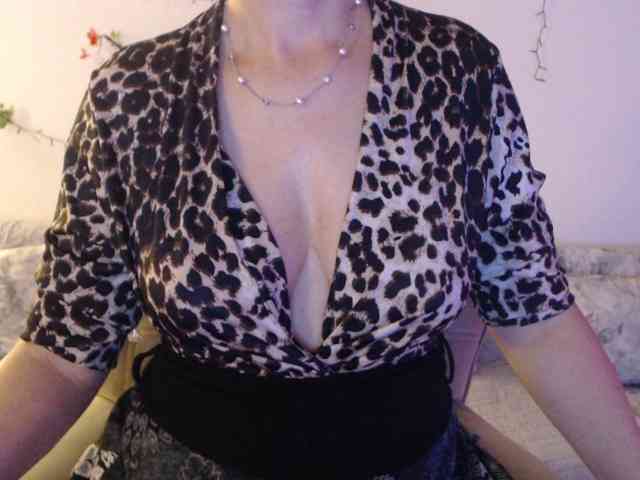goodSnowQueen webcam