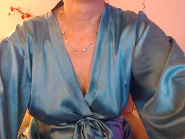 goodSnowQueen webcam