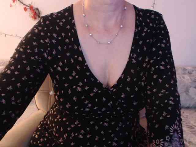 goodSnowQueen webcam