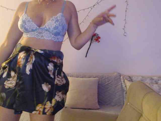 goodSnowQueen webcam