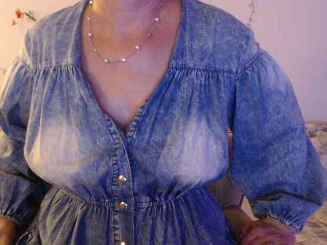 goodSnowQueen webcam