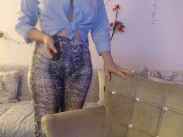 goodSnowQueen webcam